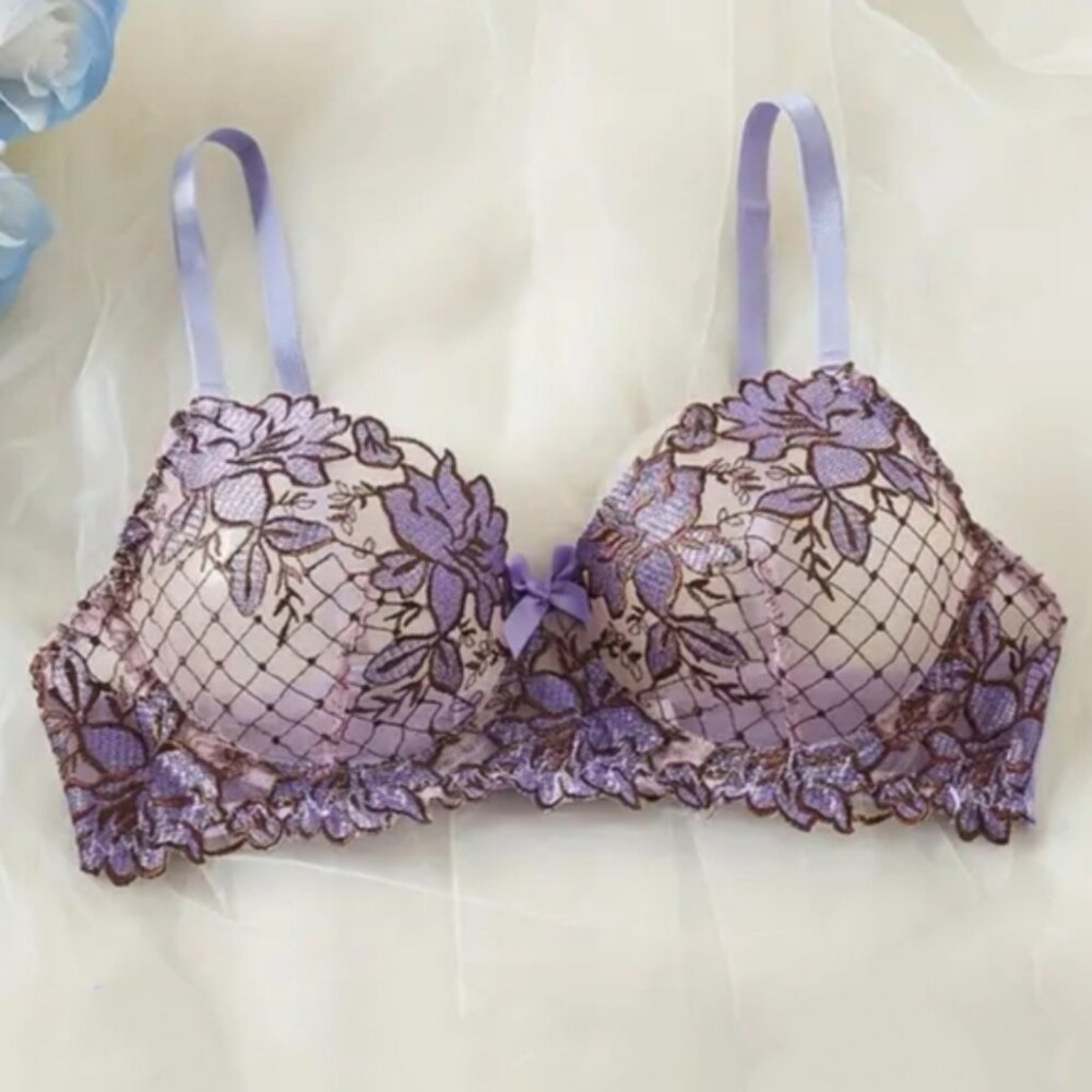 NWT Boutique Beautiful Sexy Glam Floral Embroidered Applique Mesh Purple Bra S